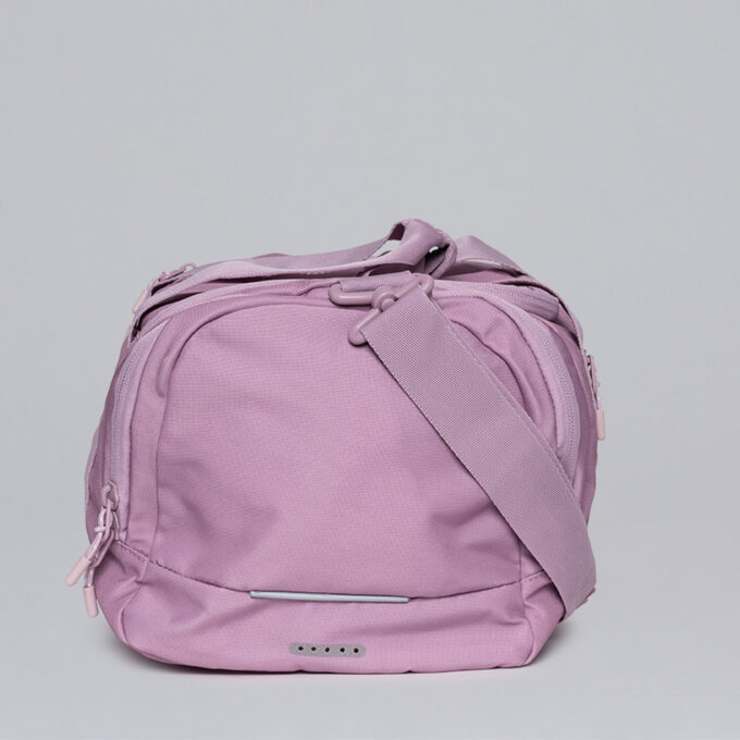 Sport duffelbag, pink glitter, separat rom på enden til sko, håndkle etc.