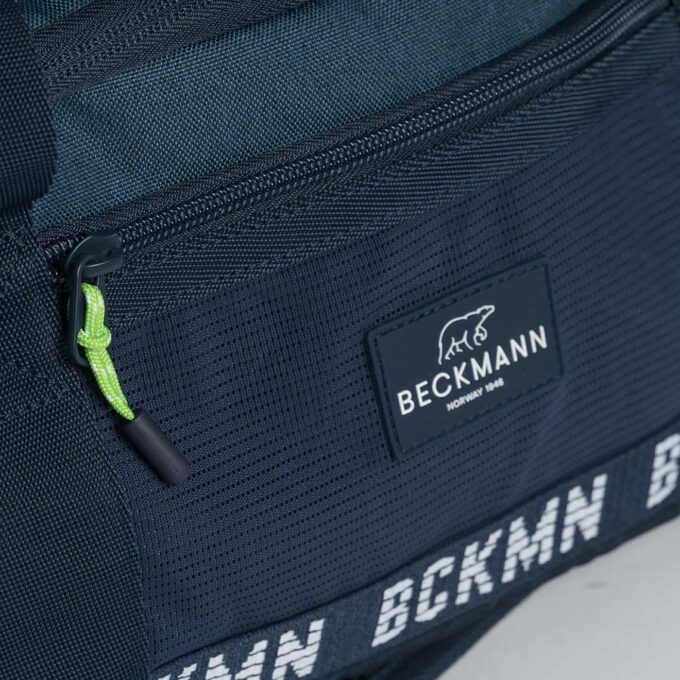 Sport duffelbag, colorblock blue, praktisk lomme med glidelås og beckmann logo